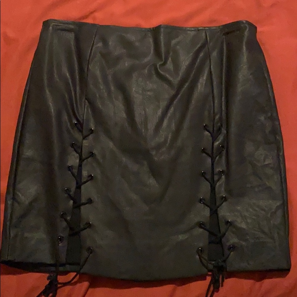Stylist leather skirt!